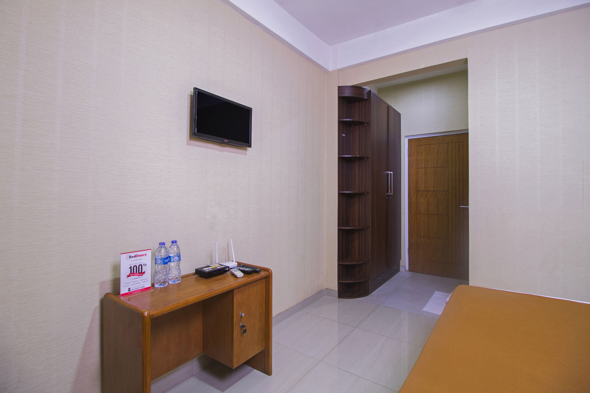 Hotel Reddoorz Near Cilandak Town Square Giacarta Esterno foto